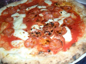 Diavola mit verkohlten Chiliflocken - Pizzeria Riva - Türkenstraße - Wien