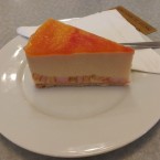Pfirsich Topfen Torte - Café-Konditoreien Weidlich - Wien