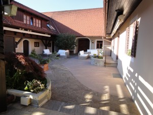 Innenhof - Muster - Gamlitz