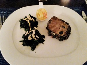 Tuna in Kürbiskern-Pfefferkruste mit Ananas Chutney - Caylend - Graz