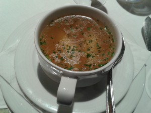 Rindssuppe mit Grießnockerln 
