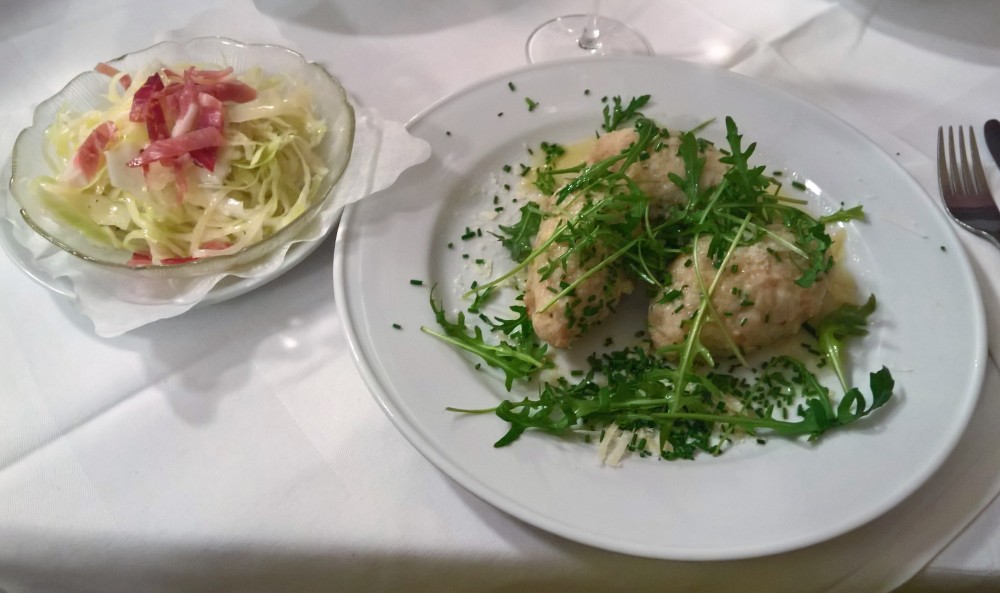 Eisacktaler Kasnockn mit viererlei Käs, dazu Krautsalat mit Speck. Grandios! - Gasthaus Stafler - Wien