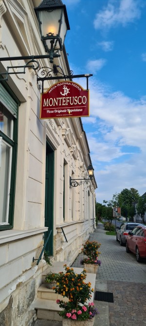 Renoviertes, altes, burgenländisches Gasthaus - Trattoria Da Montefusco - Rudersdorf