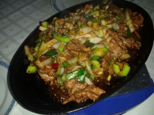 Rindfleisch mit Porree Zwiebel und Knoblauch - China-Restaurant Hui-Feng - Wien