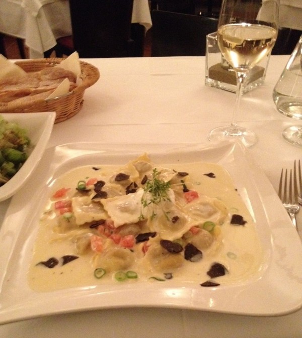 Steinpilz-Tortelloni, getrüffelt - Café Restaurant Wasserfall - Salzburg