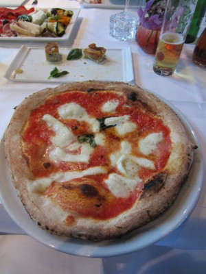 Der Legende nach die Ur-Pizza: Margherita - CapaTosta Downtown - Wien