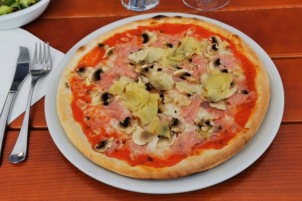 Il Mare - Pizza Capricciosa - Top Teig -  Rest tadellos - Il Mare - Wien