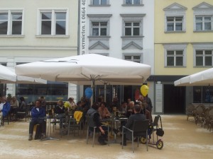 Das "Kornmarkt" an der neuen Adresse am 2. Tag der Wiedereröffnung (nach ... - Cafe-Bar Kornmarkt - Bregenz