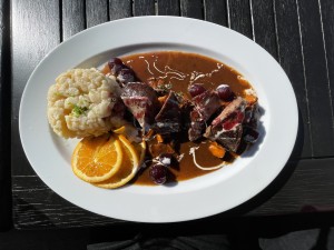 Reh- und Hirschsteak, ausgezeichnet. - Seewirtshaus - SEMMERING