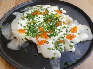 Kohlrabicarpaccio | Zitronenrahm | Forellenkaviar (9,50)