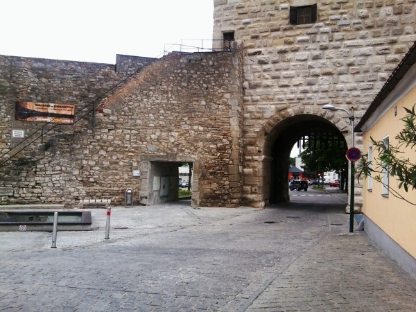 Heuriger zum Ungartor Das Ungartor in Hainburg - Heuriger zum Ungartor (Fam. Hubicek) - Hainburg an der Donau