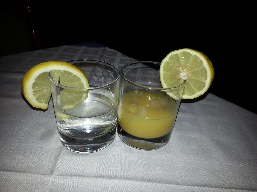 Madame Gin Tonic & Monsieur Wodka Orange geben sich ein Stelldichein. Foto 1800 - China-Restaurant Hui-Feng - Wien
