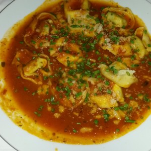 Spinat Tortellini in Tomatensauce - Krah Krah - Wien