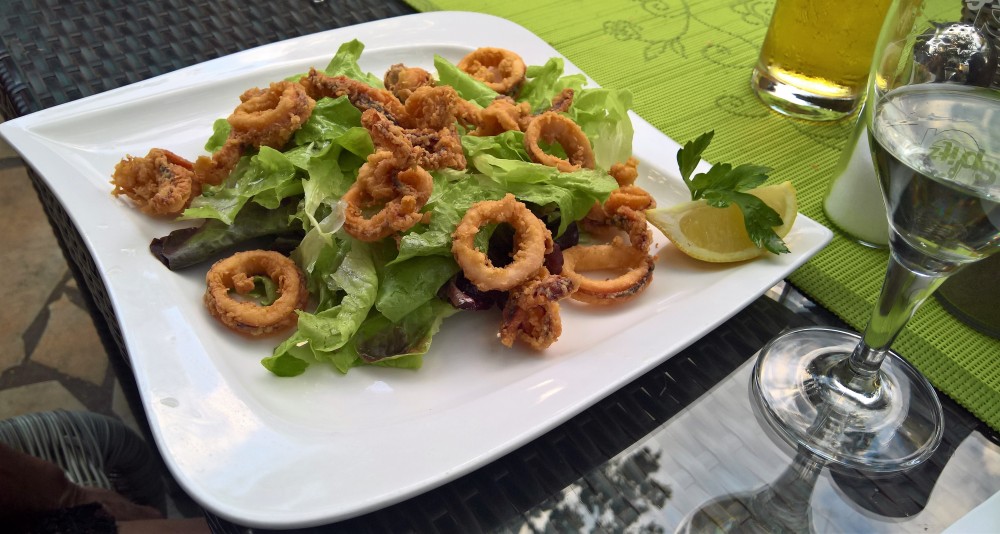 Frittierte Calamari auf viel Salat - DA FRANCESCO - Wien