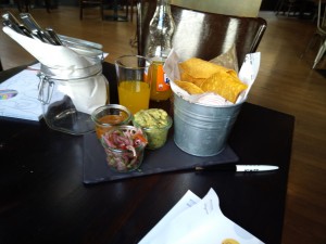 Totopos con 3 Salsas - Santos Mexican Grill & Bar Wieden - Wien