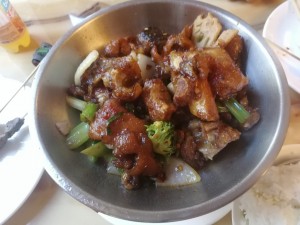 Schweinefuss... kaum Fleisch, aber zarte Haut mit viel Geschmack - Feine Sichuan Küche - Wien