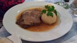 Jungschweinsbraten mit ausgezeichneten Waldviertlerknödel und warmer ... - Waldviertlerhof - Wien