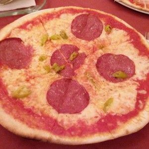 Kleine Pizza Diavolo