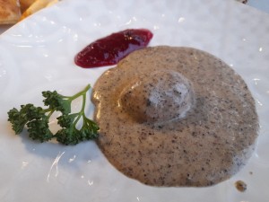Gefülltes Gnocchi in Trüffelrahmsauce - Panorama Restaurant an der Weinstraße - Mödling