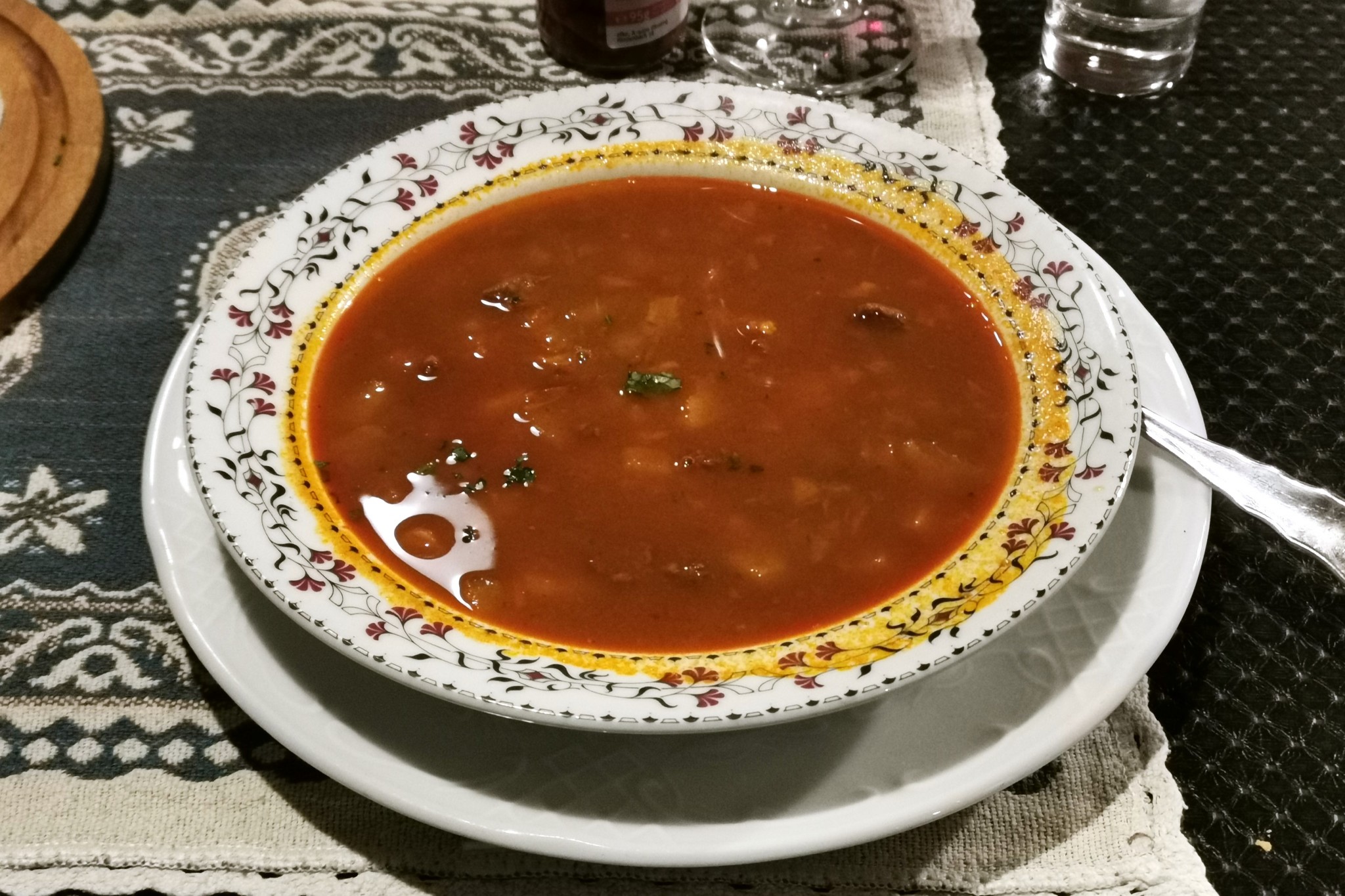 Josef's Almkuchl - Gulaschsuppe- für mich eine ungarische Art, aber sehr gut - Josef's Almkuchl - Baden
