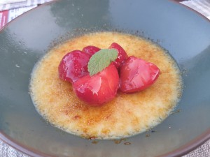 Creme Brulee von der Vanille | marinierte Erdbeeren