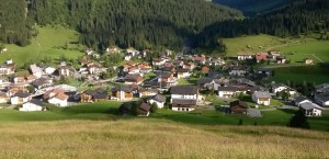 der Blick auf Lech im Sommer, - Rud Alpe - LECH am Arlberg