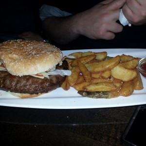 Spark Burger €8,50
Das Bun war vorher tiefgefroren, denn es war sehr ... - SPARK - Wien