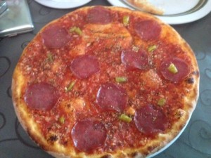 Pizza Marinara mit Salami - Pizzeria San Angelo - Altmünster