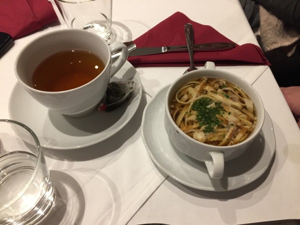 Frittatensuppe - Gasthaus MÖSLINGER - Wien