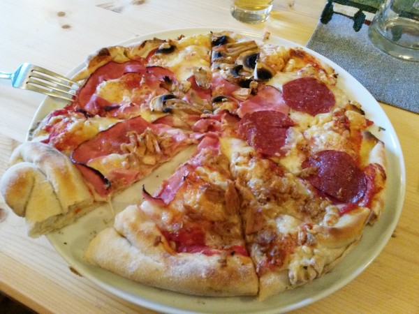 Pizza Capricciosa - Gasthaus Zucker - Oberwölz
