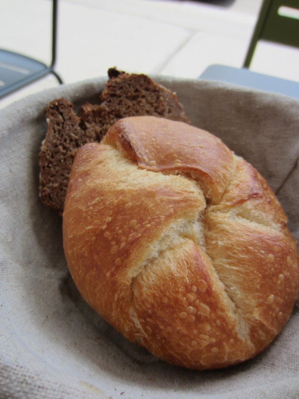 Vollkornbrot und Handsemmel - ON MARKET - Wien