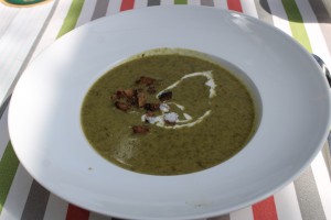 Bärlauchcremesuppe €4,80