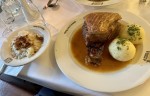 "Schäufele" - Sehr zarte Schweinsschulter mit warmen, wirklich tadellosen ... - Gasthaus zu den 3 Hacken - Wien