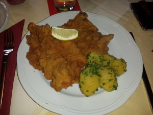 Wiener Schnitzel vom Kalb - Landgasthof "Zum schwarzen Adler" - Altenmarkt / Triesting