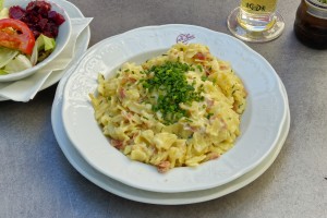 Café Sperl - Schinkenfleckerl - mittelmäßig - es fehlte der Frischegeschmack - Café Sperl - Wien