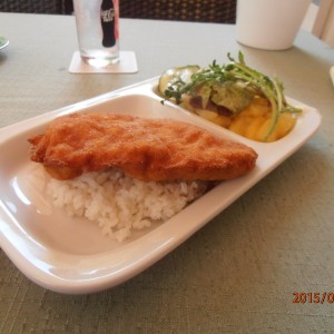Wiener Schnitzel mit Reis und Salat - Heidenkummer - Wien