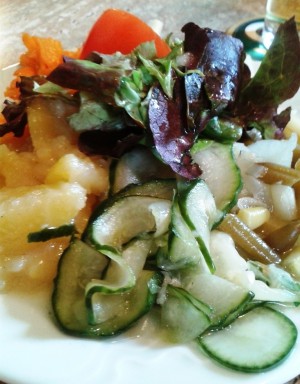Gasthaus Rammel - Spargel Cordon Bleu mit gemischtem Salat