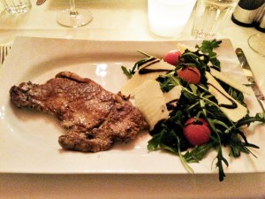 Bistecca con rucola e Grana - Peppone Trattoria e Ristorante - Graz