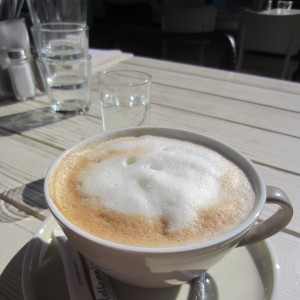 hervorragenden Kaffee gibt's an Bord - Motto am Fluss - Wien