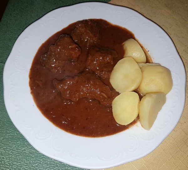 Rindsgulasch mit Salzerdäpfel - Reinthaler - Wien