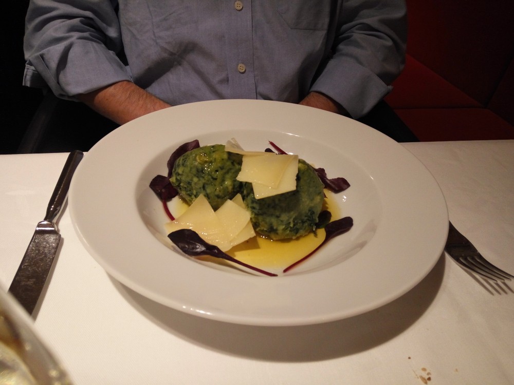 Spinatknödel mit brauner Butter und Parmesan - Hotel Restaurant Adler - Warth am Arlberg