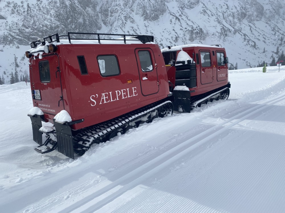 Für die „Gehfaulen“ - mit dem Teil kann man sich auch zum Älpele bringen ... - Gasthaus Älpele - Lech