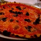 Pizza Napoletana, die dunklen Stellen am Rand schauen am Foto viel ärger ... - Federico ll - Wien