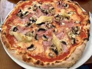 Pizza Capricciosa, tadellos, hat sich sehr gut angefühlt, nach längerer Zeit ... - Federico ll - Wien