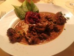 Ragout vom Reh und Hirsch mit Speck, Eierschwammerln und ... - Rauch-Hof - STAINZ