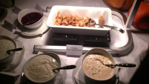 Knusprige Kürbis-Kartoffelsackerl mit drei Dipp (scharfe Salami, Kürbis, ... - Wieninger - Wien