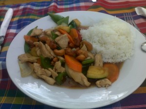 Huhn mit frischem Gemüse und Cashew Kernen - Bangkok Station - Tullnerbach
