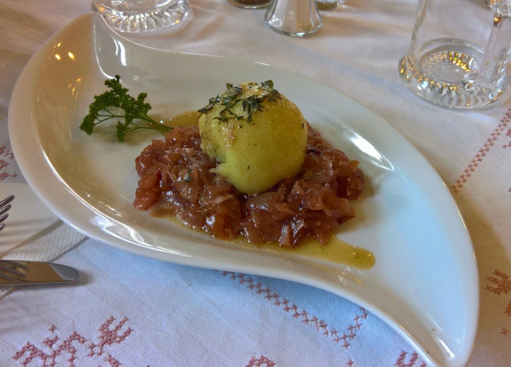 Fleischknödel vom Reh mit sensationellem Kraut - Wirtshaus im Demutsgraben - Zwettl