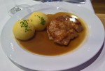 Schweinsrücken in Senfsoße, dazu grandiose &quot;Gummiknödel&quot;