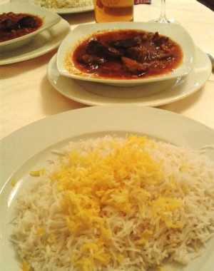Restaurant Caspian - Gehymeh Bademdjan mit Safranreis (€ 12,50) - Caspian - Wien